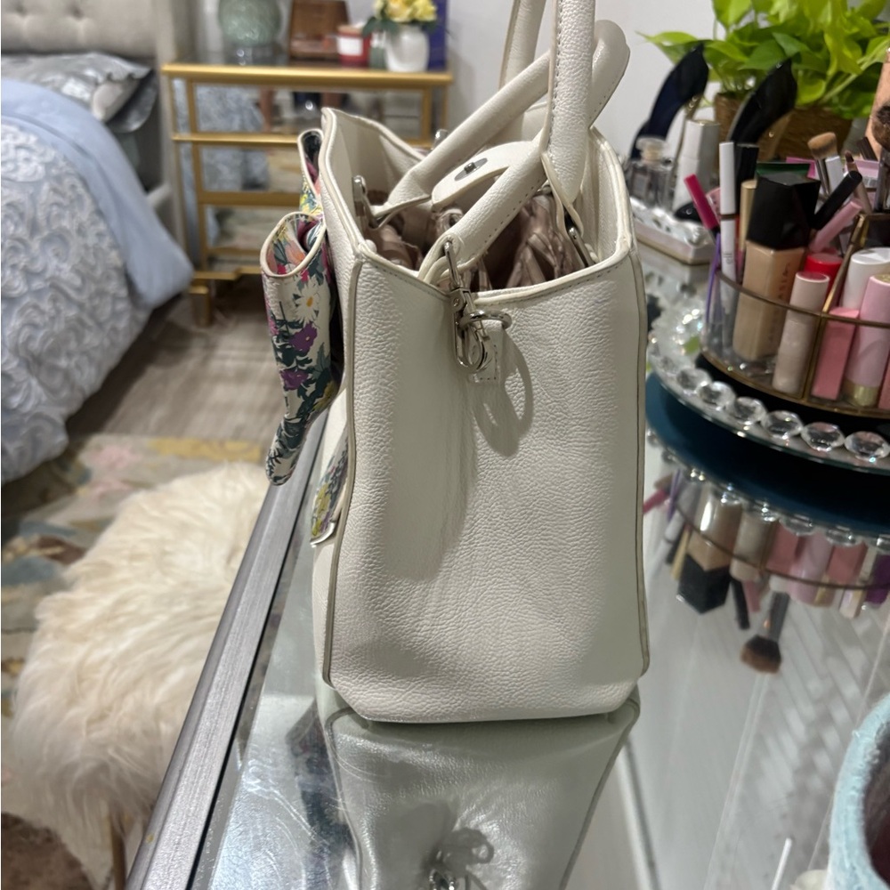 Betsey Johnson White Satchel with Floral Bow Accent - Picture 2 of 4